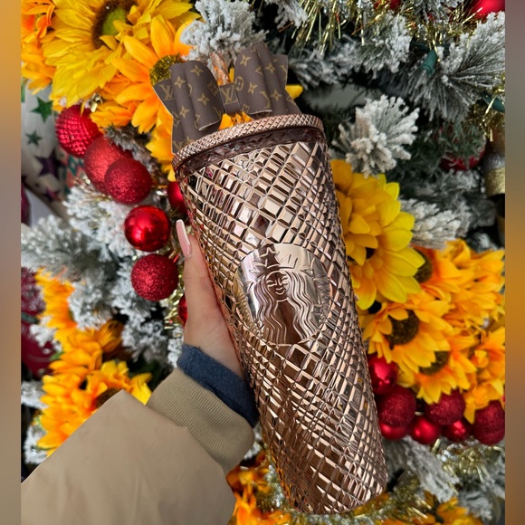 STARBUCKS Christmas 2023 rose gold and champagne tumbler ✨ - Picture 6 of 13